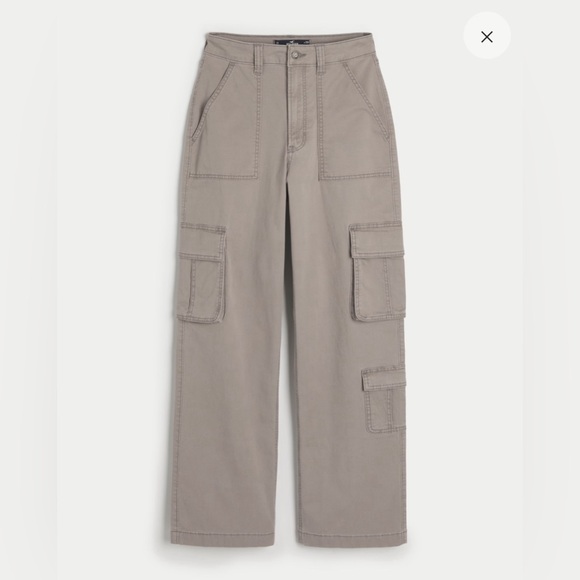 Hollister Ultra High-Rise Baggy Cargo Pants - Picture 3 of 3